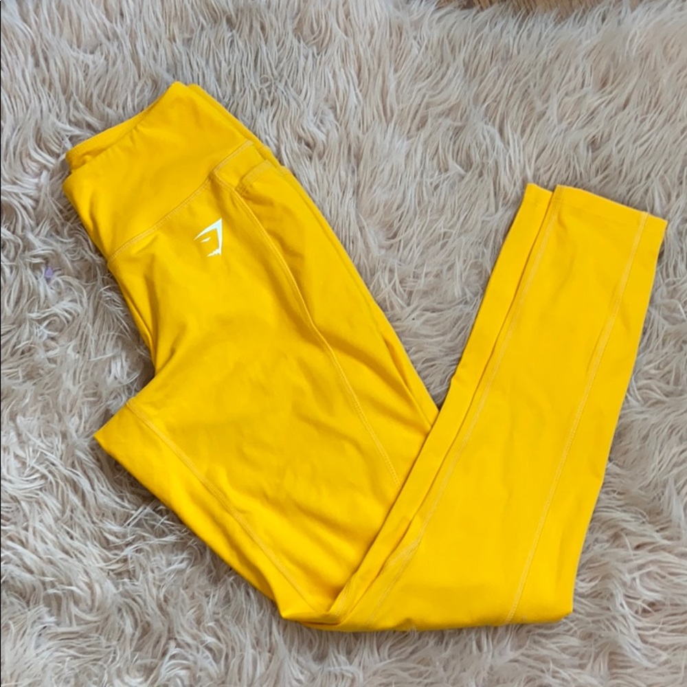 Dreamy yellow gymshark leggings